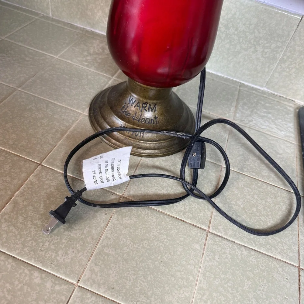 Scentsy Warm the Heart May‎ 2011 Red Glass Electric Wax Warmer Bronze Base
